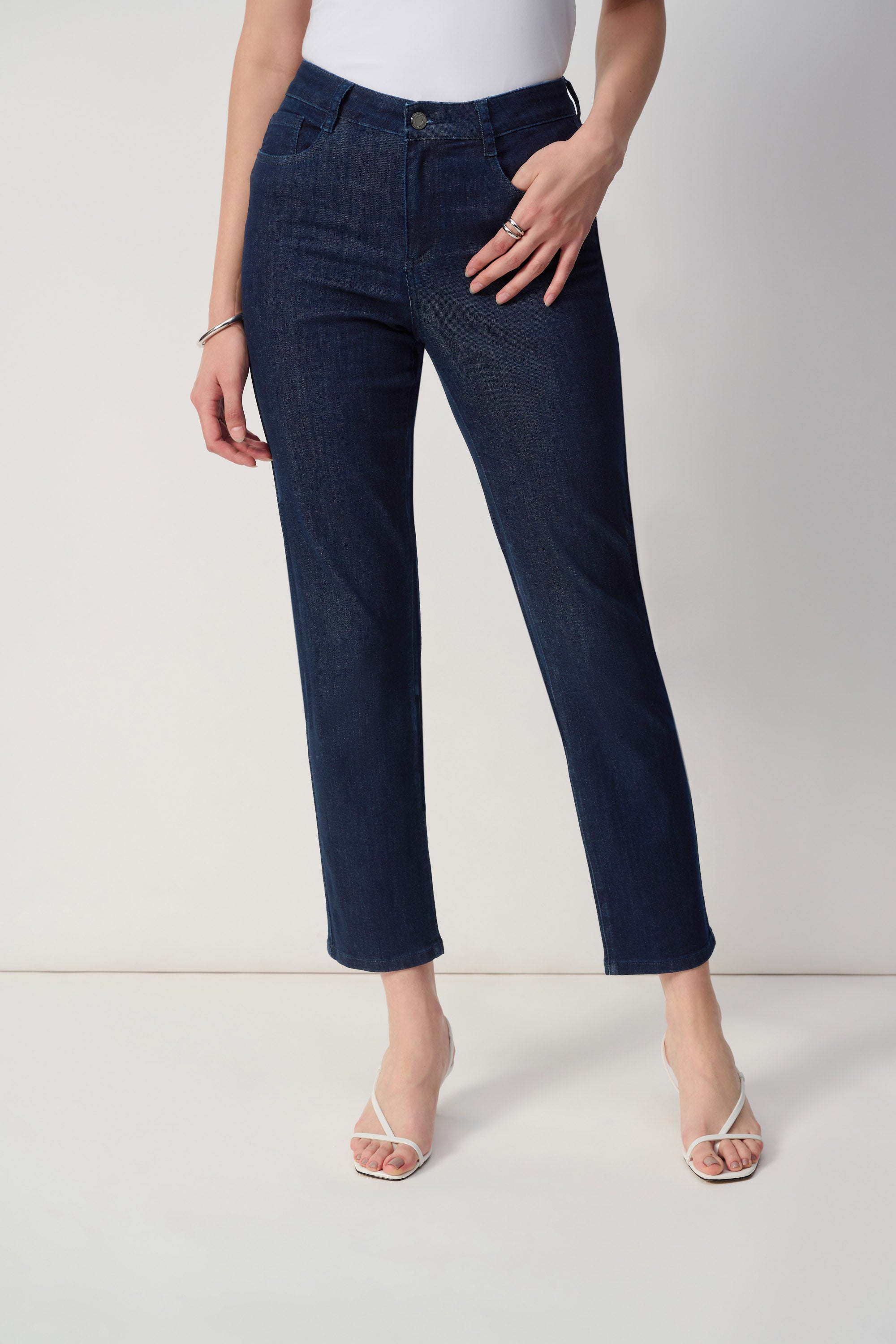 Ankle-length Slim Jean Style