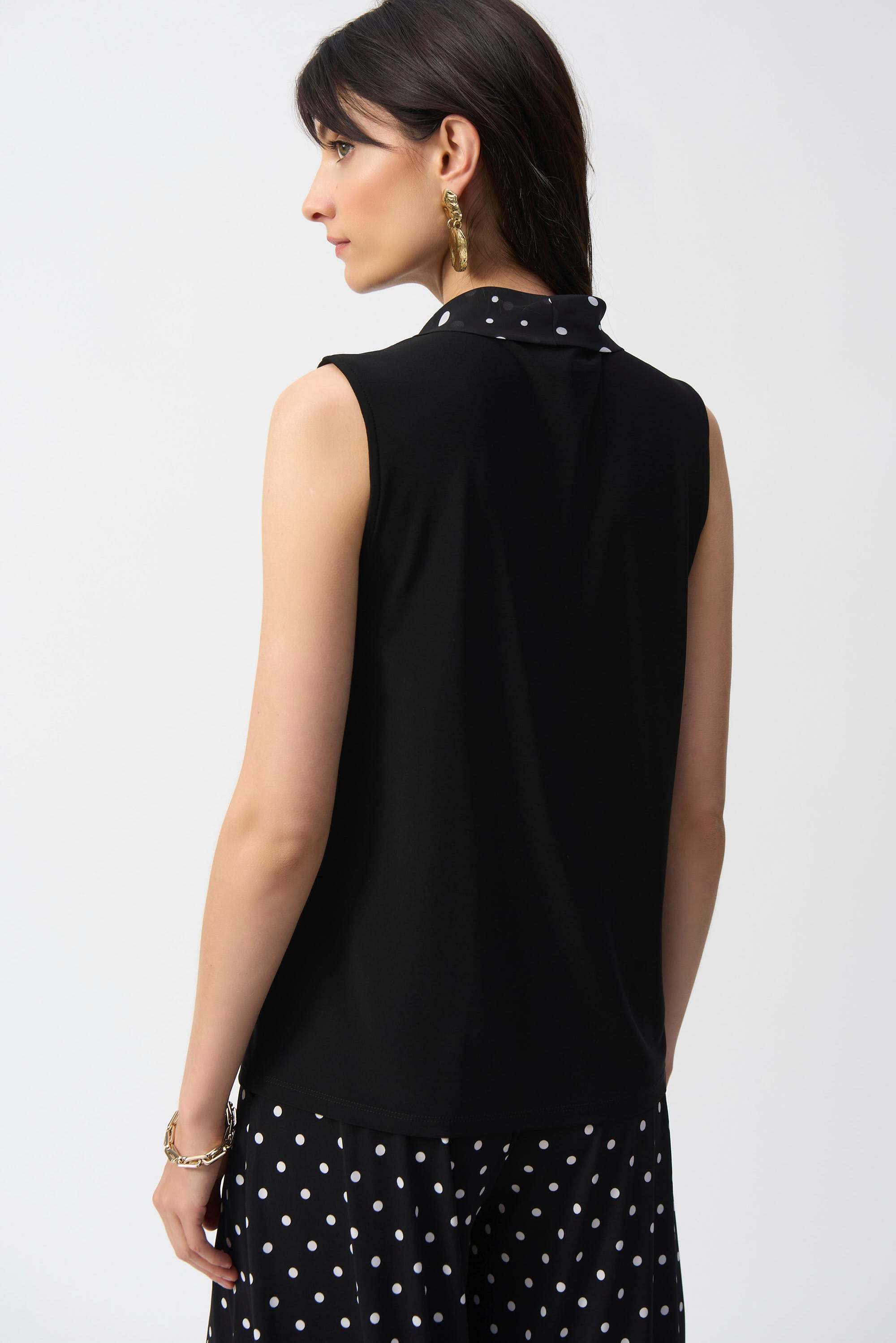 Joseph Ribkoff V-neck Sleeveless Pullover Style