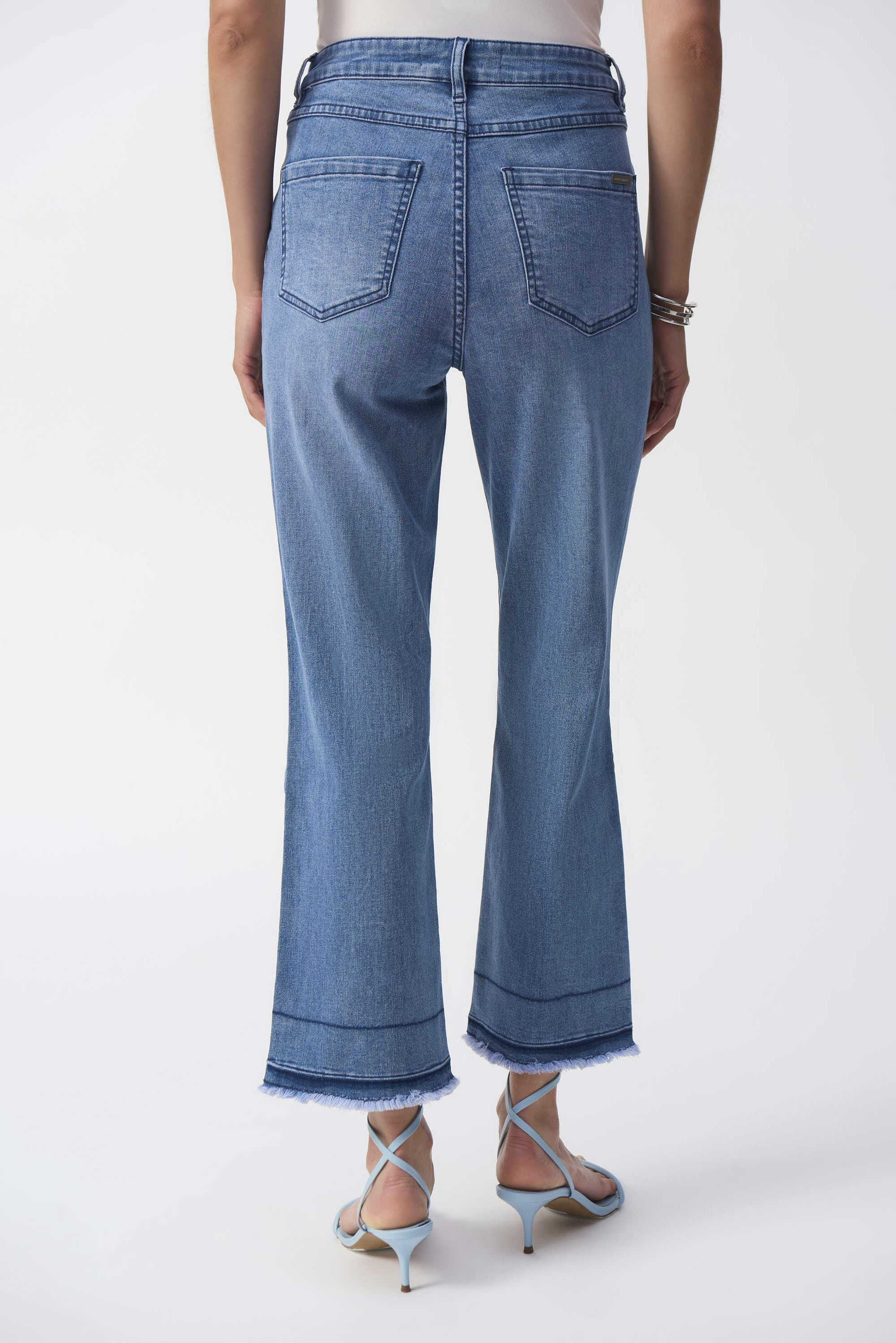 High-waisted Flare Jeans Style